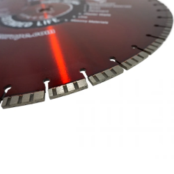Diamond Blade for Construction Materials – 600 mm