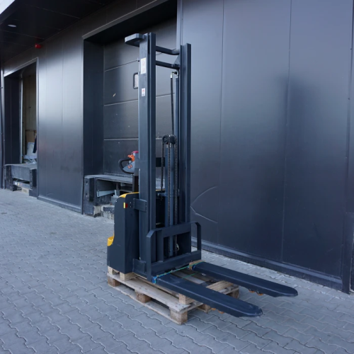 Electric stacker CIMEX ES35.1500FL up to 3.5 m. Electric stacker CIMEX ES35.1500FL up to 3.5 m.
