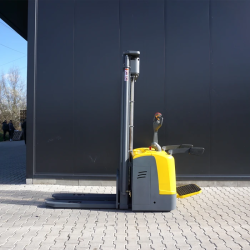 Electric stacker CIMEX ES56.1500FLRS up to 5.6 m. Electric stacker CIMEX ES56.1500FLRS up to 5.6 m.
